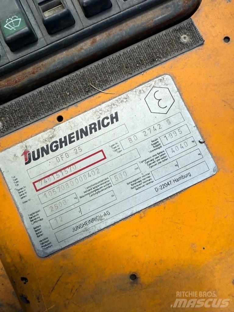 Jungheinrich DFG 25 Dieseltrukit