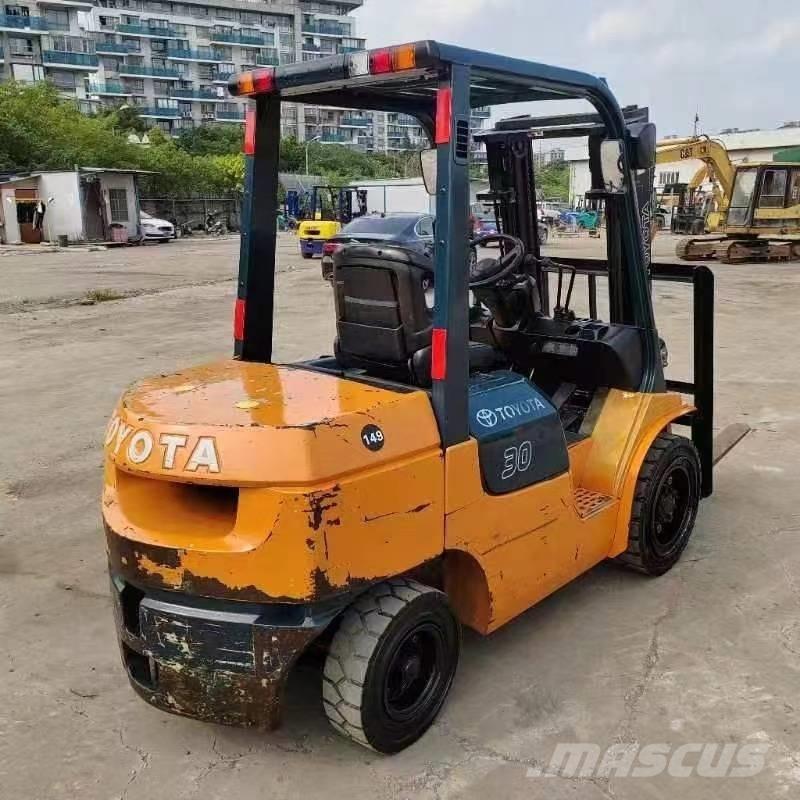 Toyota FD 30 Dieseltrukit