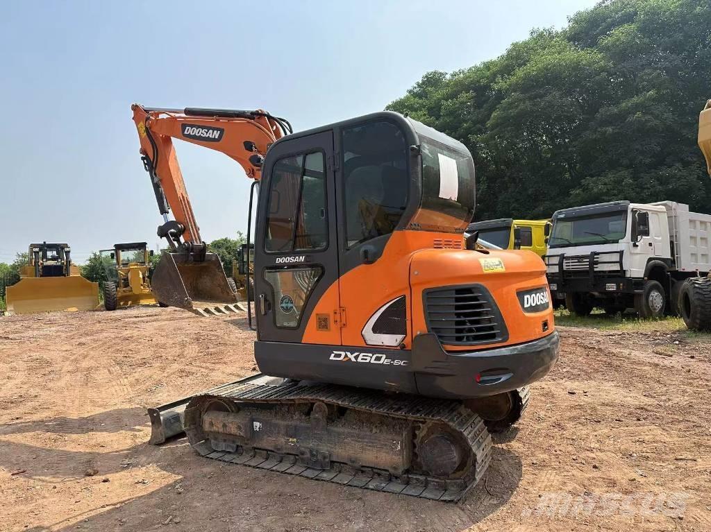 Doosan DX 60 Telakaivukoneet