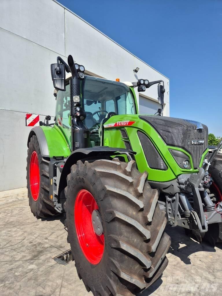 Fendt 718 Vario Traktorit