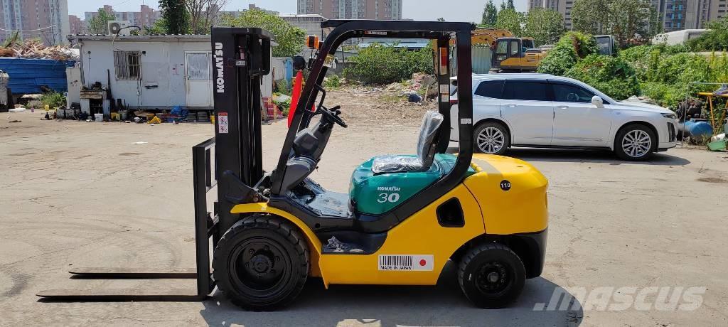 Komatsu 3 Dieseltrukit