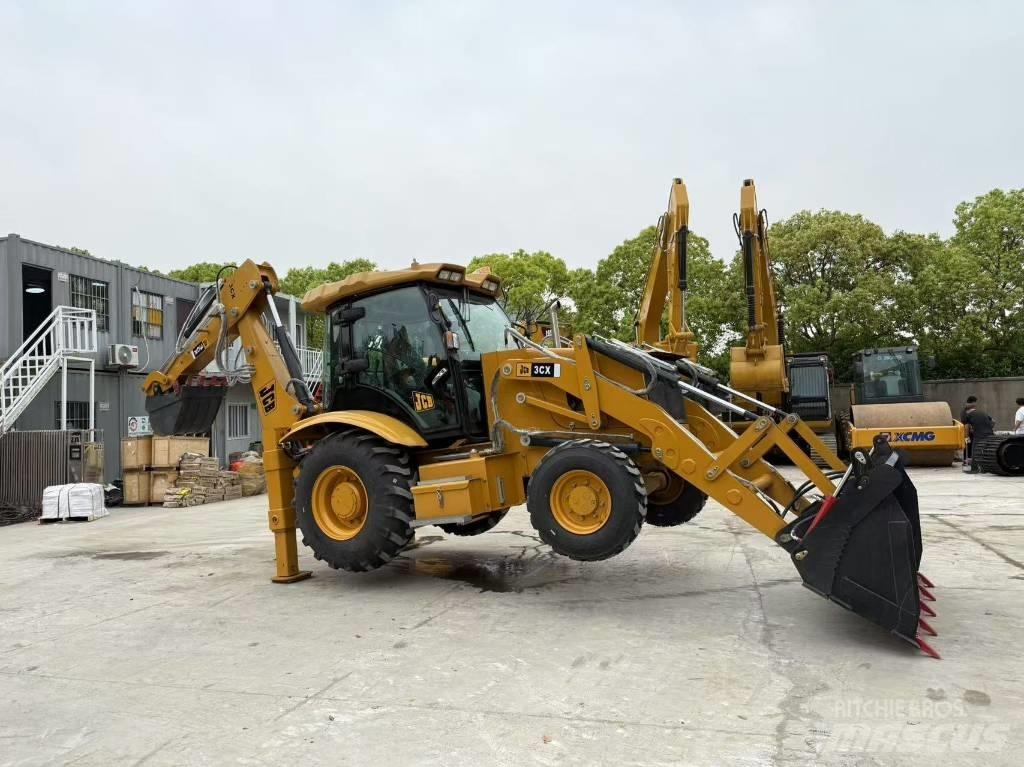 JCB 3 CX Kaivurikuormaajat