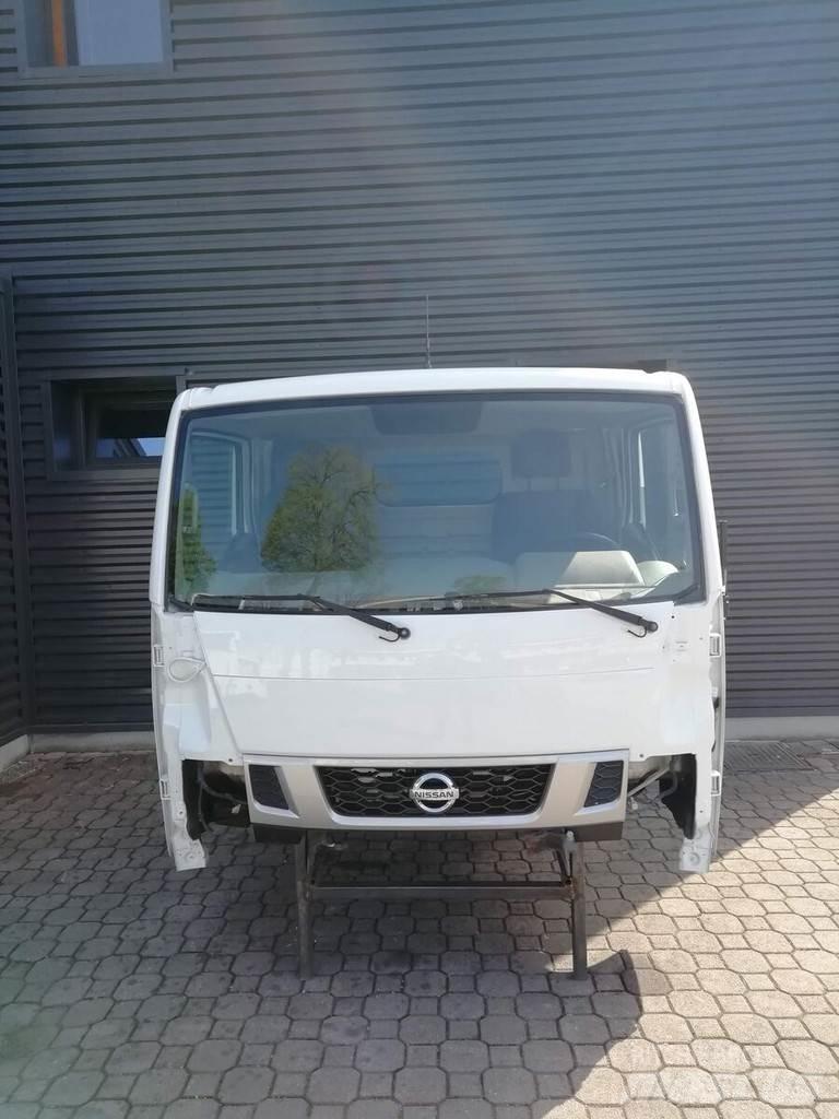 Nissan NT400 Ohjaamot ja sisustat