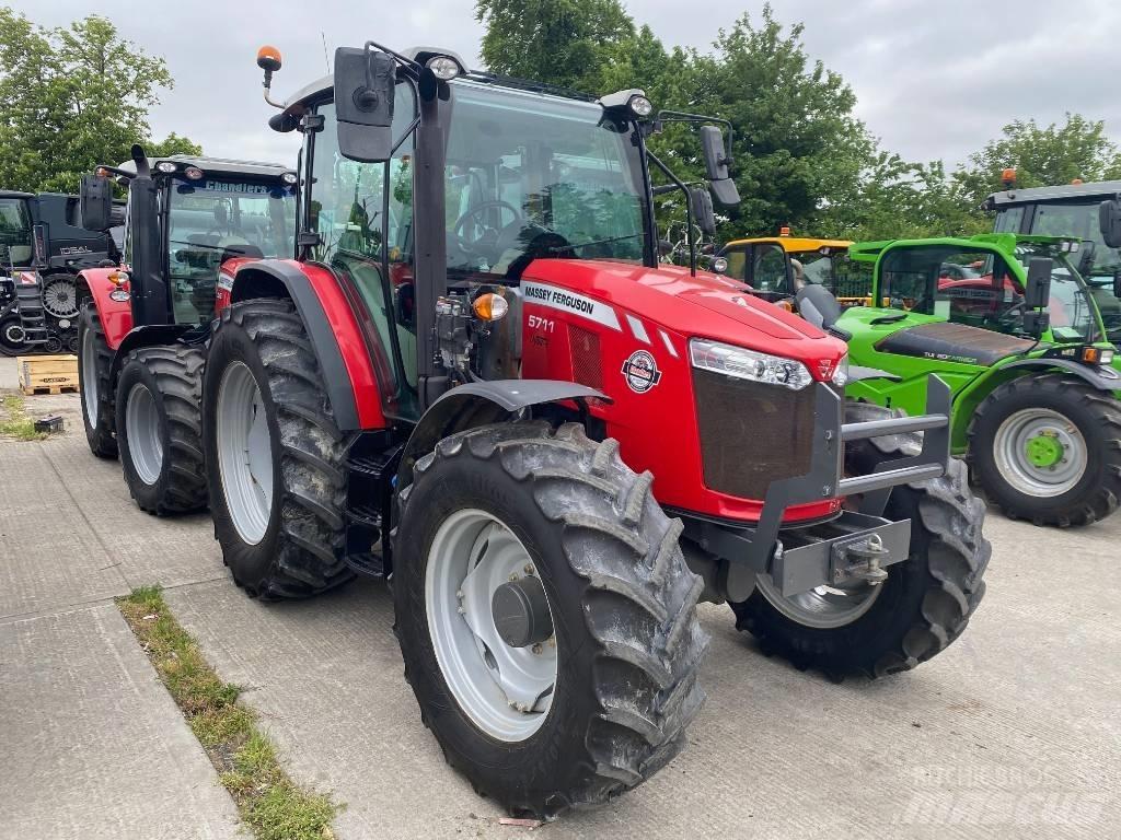 Massey Ferguson 5711 Traktorit