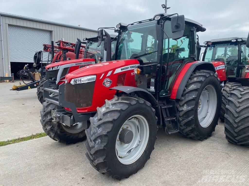 Massey Ferguson 5711 Traktorit