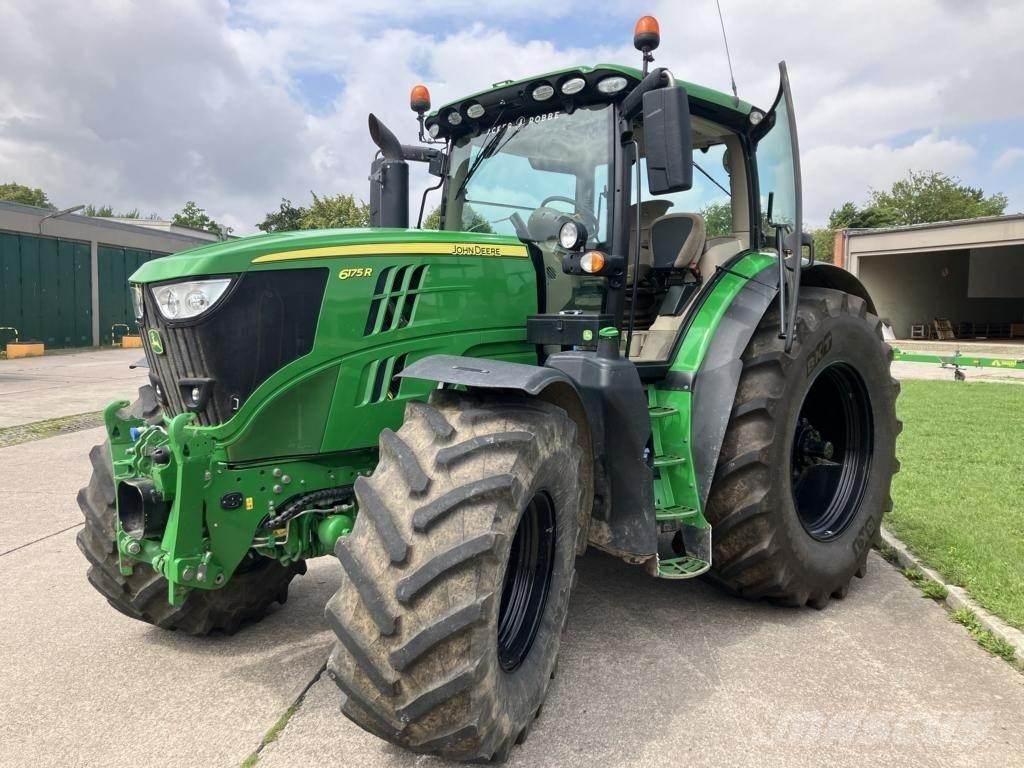 John Deere 6215R Traktorit