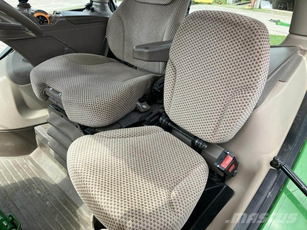 John Deere 6215R Traktorit