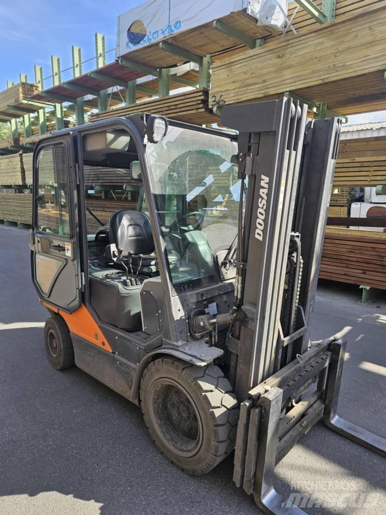 Daewoo Doosan D35C - 7 Dieseltrukit