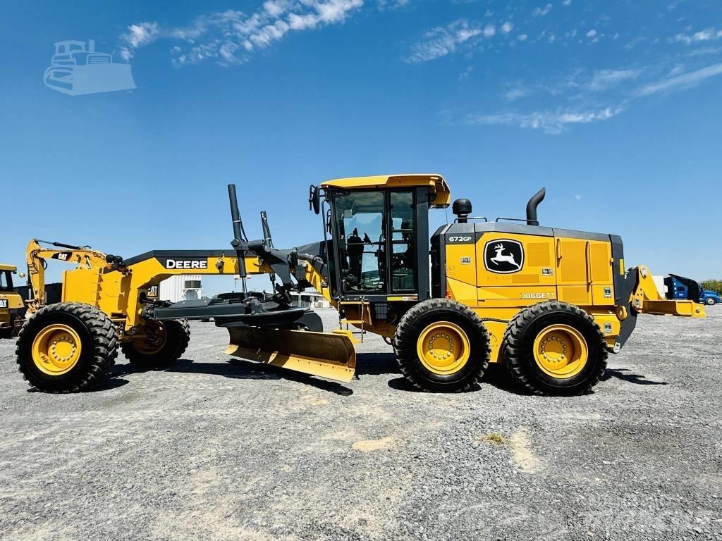 DEERE 672G Tiehöylät