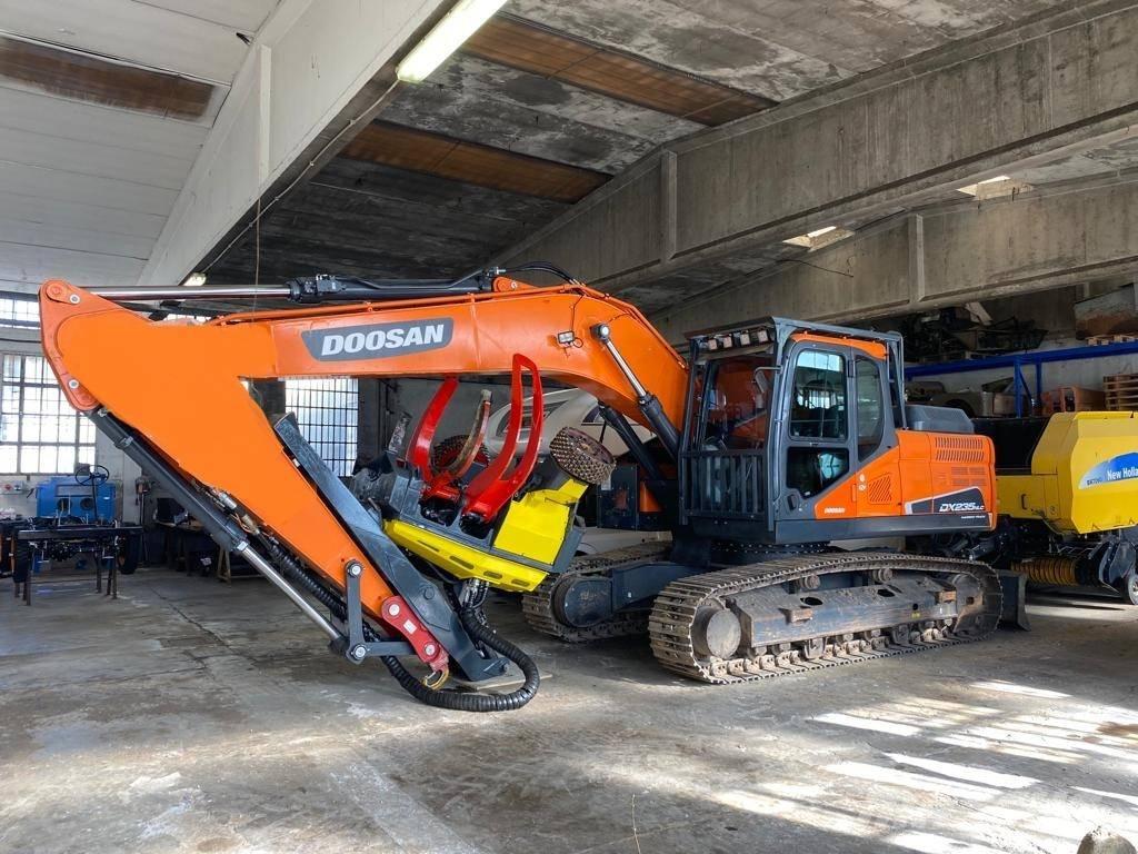 Doosan DX 235 NLC-5 Telakaivukoneet