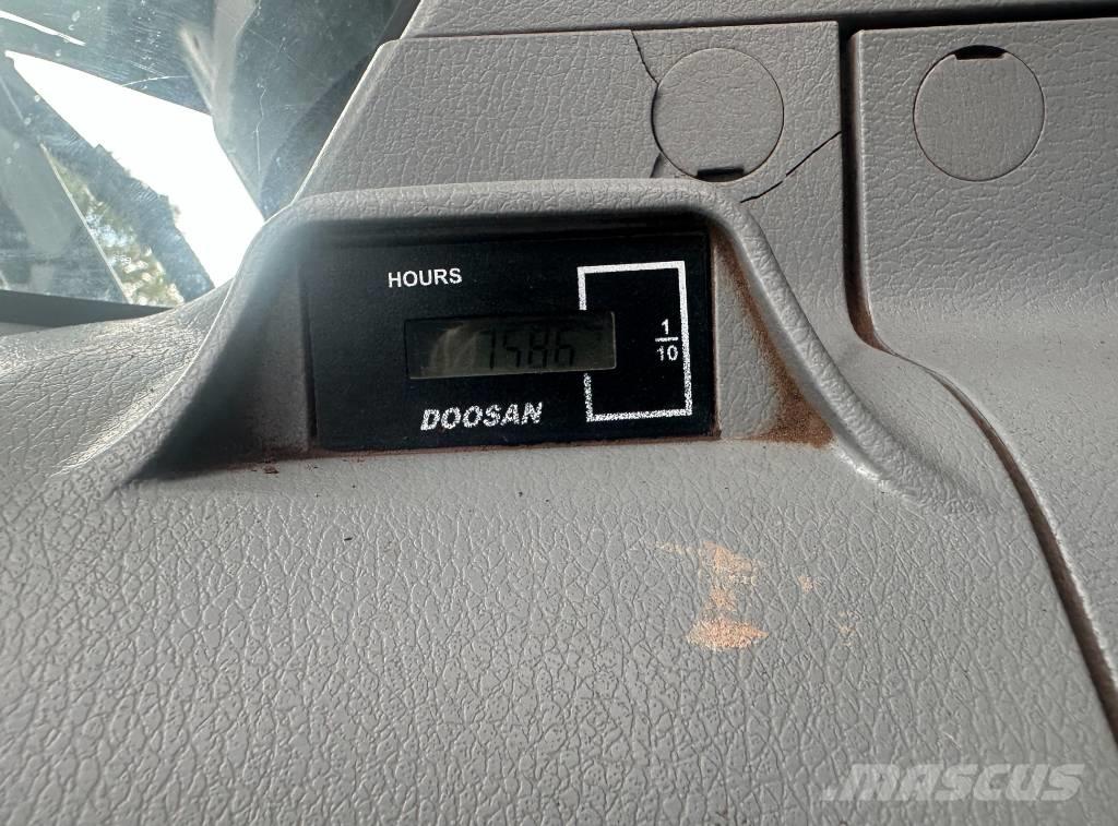 Doosan DX 255 LC-5 Telakaivukoneet
