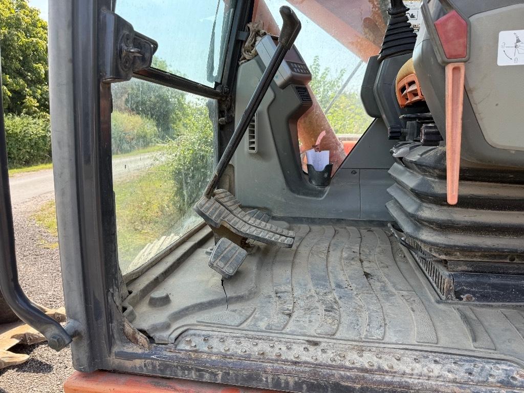 Doosan DX 225 LC Telakaivukoneet