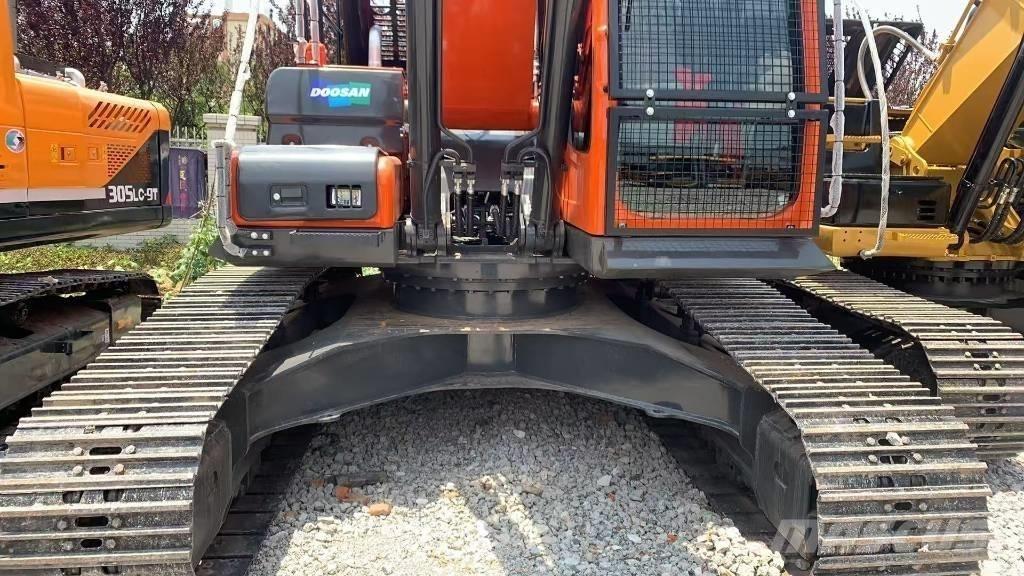 Doosan dx300lc-9 Telakaivukoneet