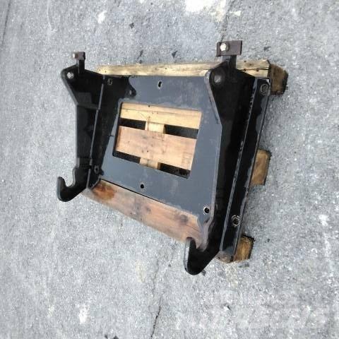 JCB INTERFACE Haarukat