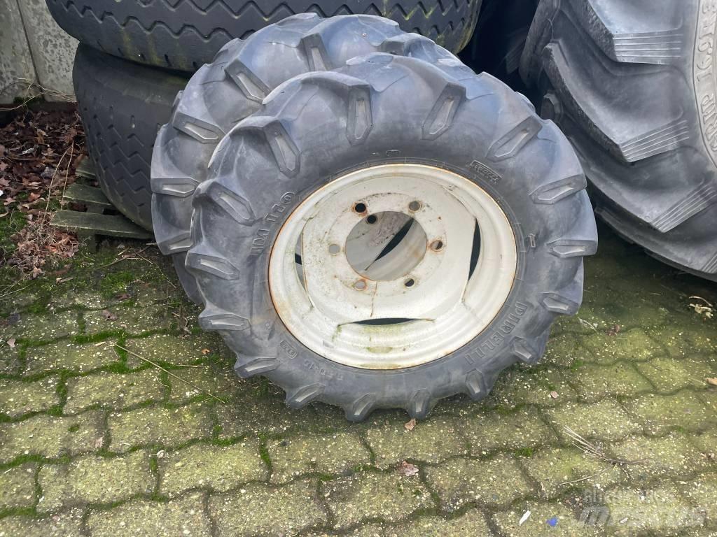 Pirelli 6.5 -16 + velg Renkaat ja vanteet