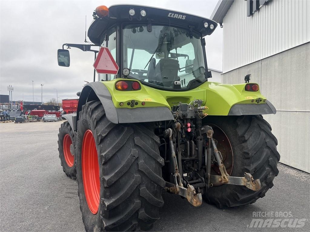 CLAAS Arion 620 Traktorit