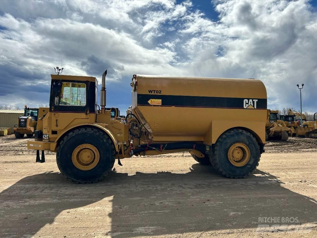 CAT 25D Vesisäiliöautot