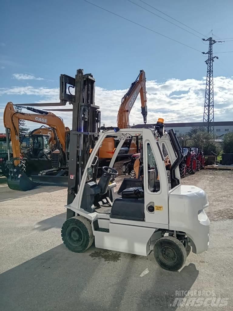UniCarriers DX 25 Dieseltrukit