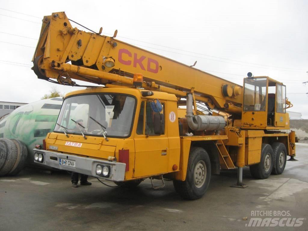 Tatra CKD Mobiilinosturit