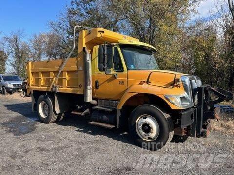 International 7400 Sora- ja kippiautot