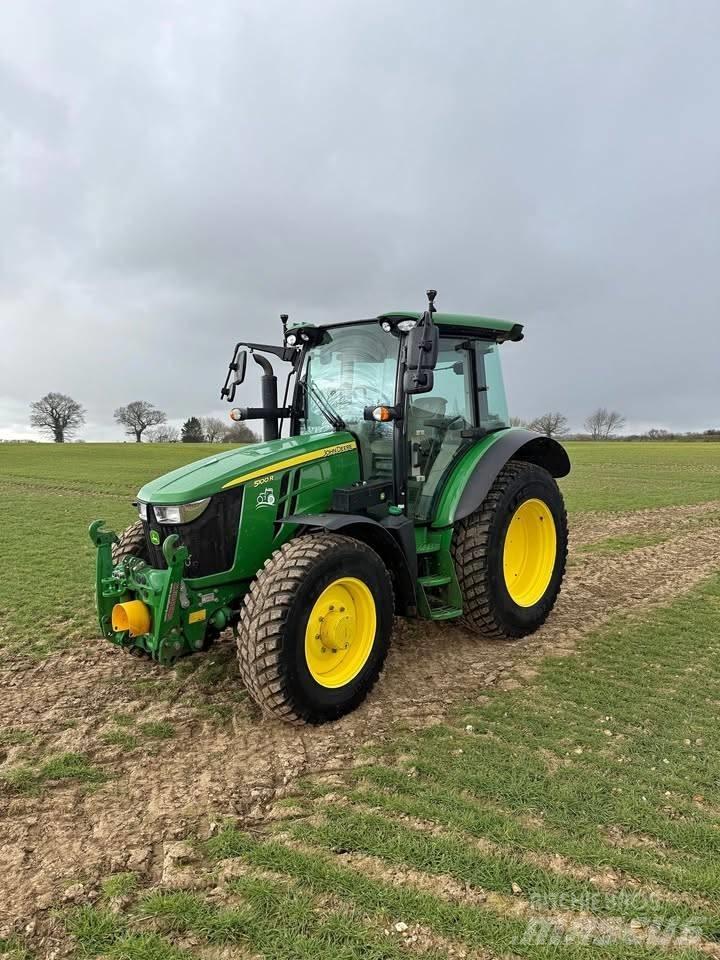 John Deere 5100 R Traktorit