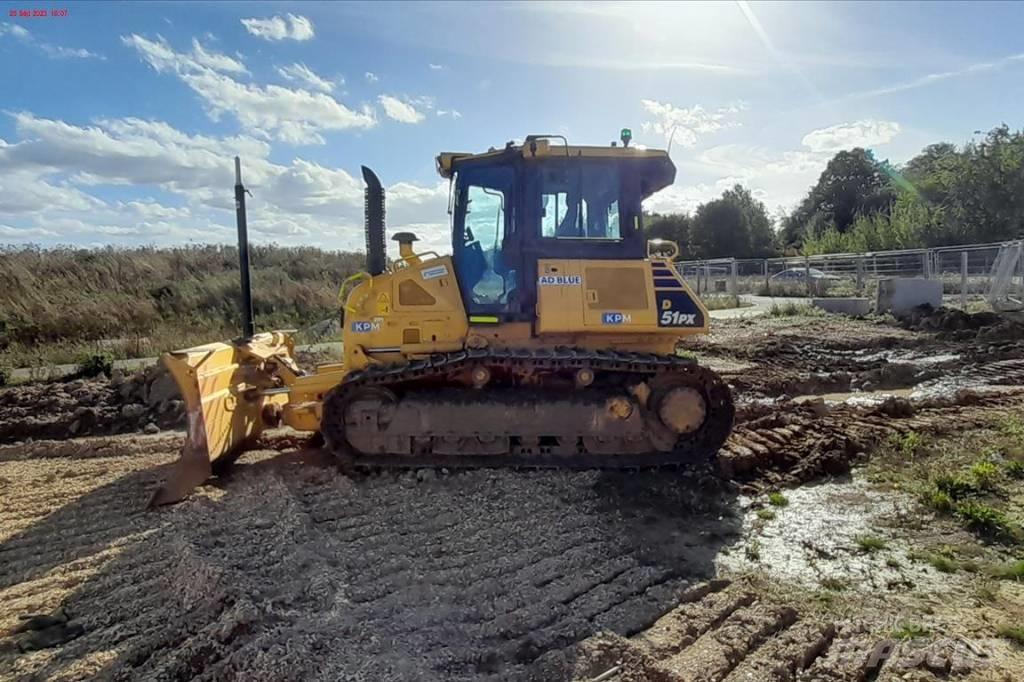 Komatsu D51 PX-24 Telaketjupuskutraktorit