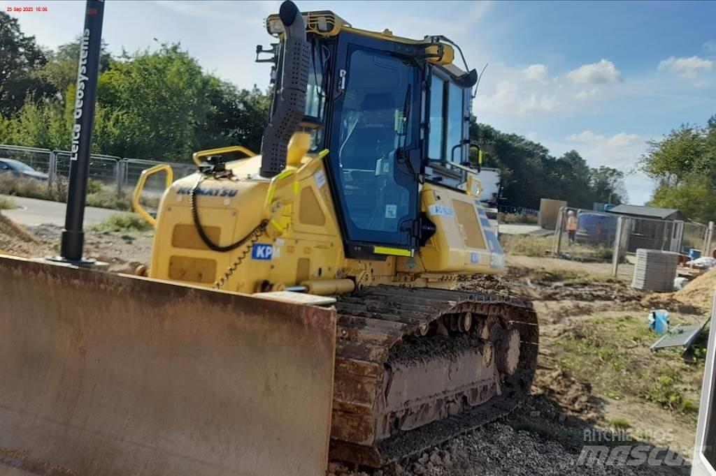 Komatsu D51 PX-24 Telaketjupuskutraktorit