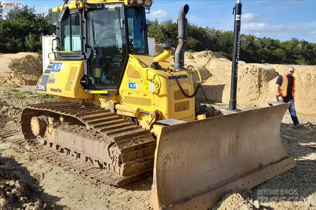 Komatsu D51 PX-24 Telaketjupuskutraktorit