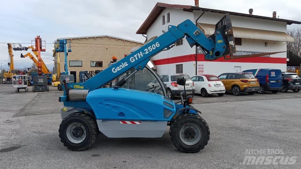 Terex Genie 2506 Kurottajat
