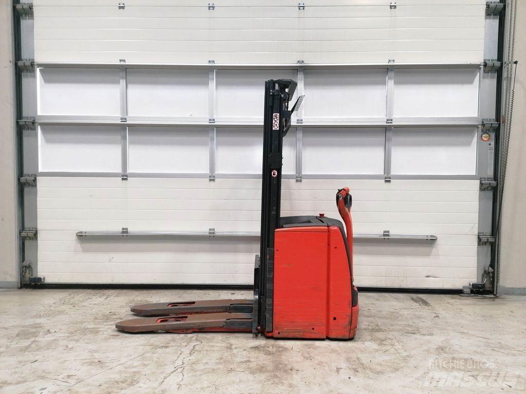 Linde L14 Käyden ajettavat pinoamistrukit