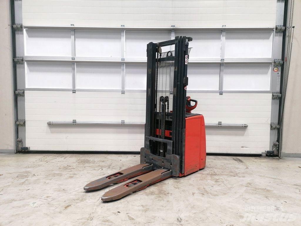 Linde L14 Käyden ajettavat pinoamistrukit
