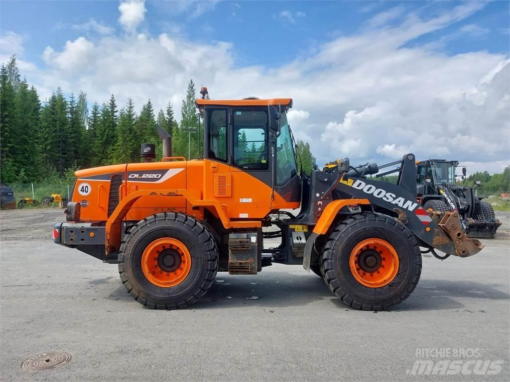 Doosan DL220-5 Pyöräkuormaajat