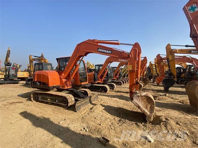 Doosan DX80 Midikaivukoneet 7t - 12t
