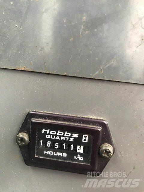 Kobelco CKE 800 Tela-alustaiset nosturit