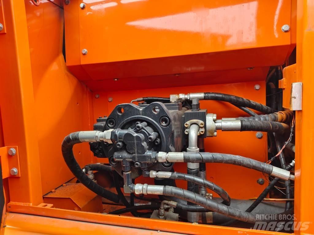Doosan 225 LC Telakaivukoneet
