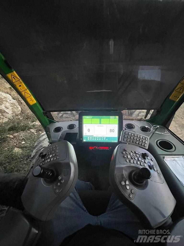 John Deere 1270 G Harvesterit