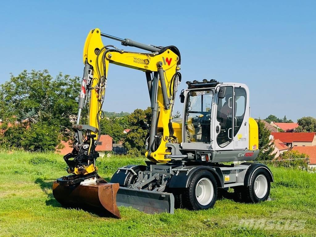 Wacker Neuson EW 100 Pyöräkaivukoneet