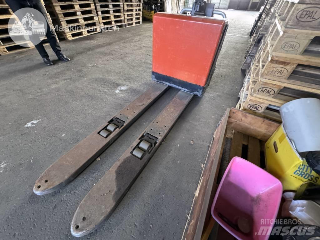 BT LPE 200 Lavansiirtotrukit ajotasolla