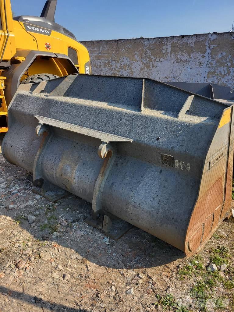 Volvo L 120 H Pyöräkuormaajat