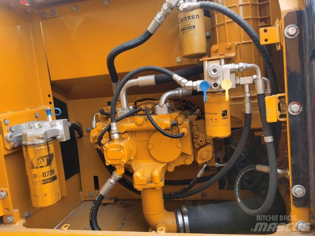 CAT 320 D2 Telakaivukoneet