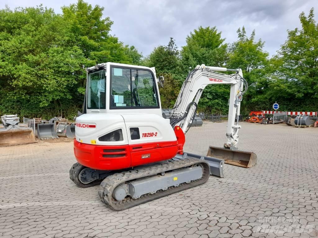 Takeuchi TB 250-2 Minikaivukoneet < 7t