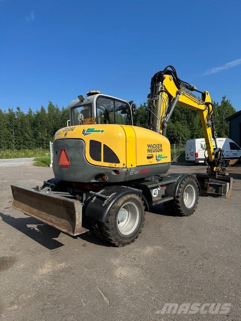 Wacker Neuson EW 100 Pyöräkaivukoneet