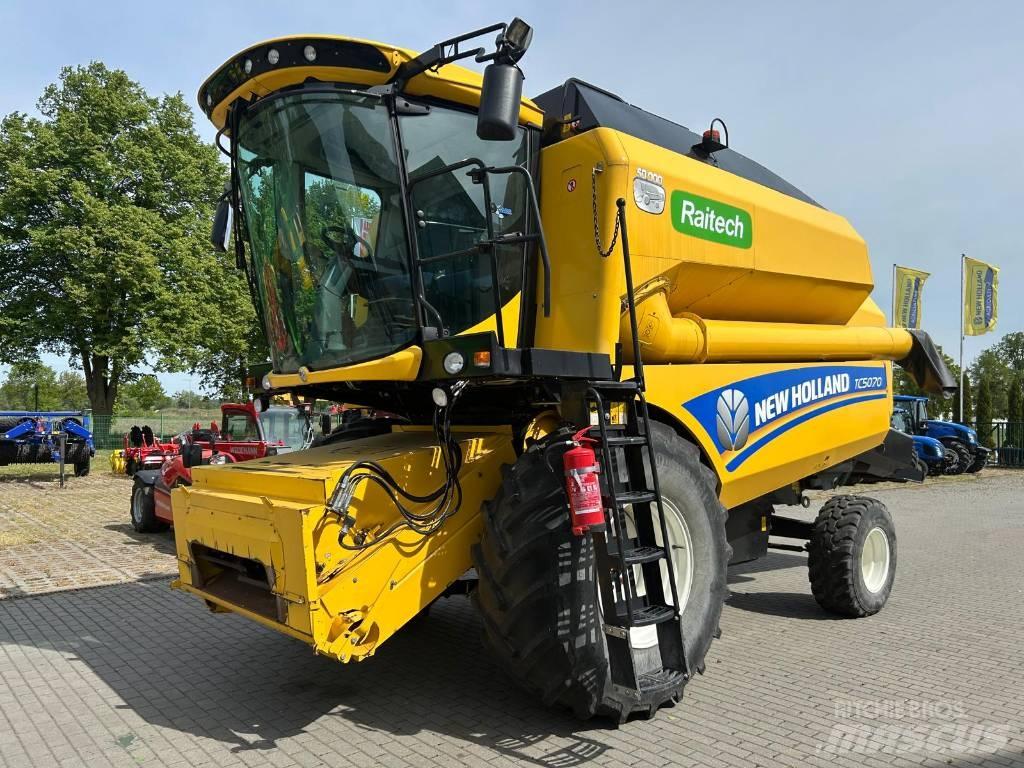 New Holland TC 5070 Leikkuupuimurit