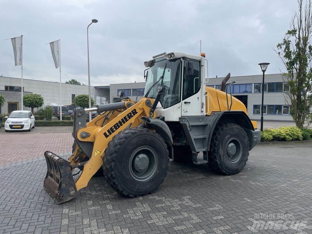 Liebherr L538 Pyöräkuormaajat