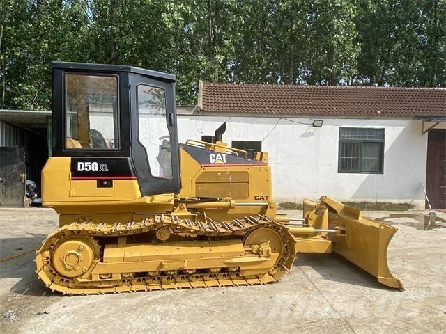 CAT D5G Telaketjupuskutraktorit