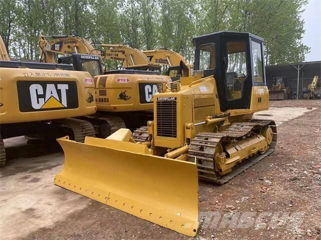 CAT D5G Telaketjupuskutraktorit