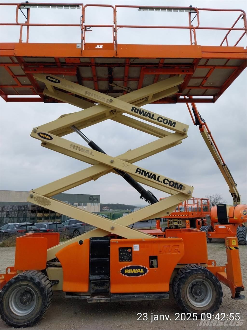 JLG 3394RT Saksilavat