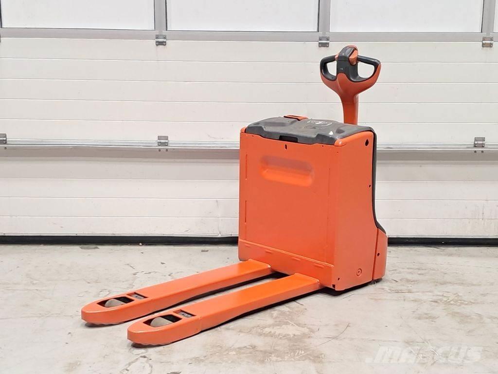 Linde T16 Lavansiirtotrukit