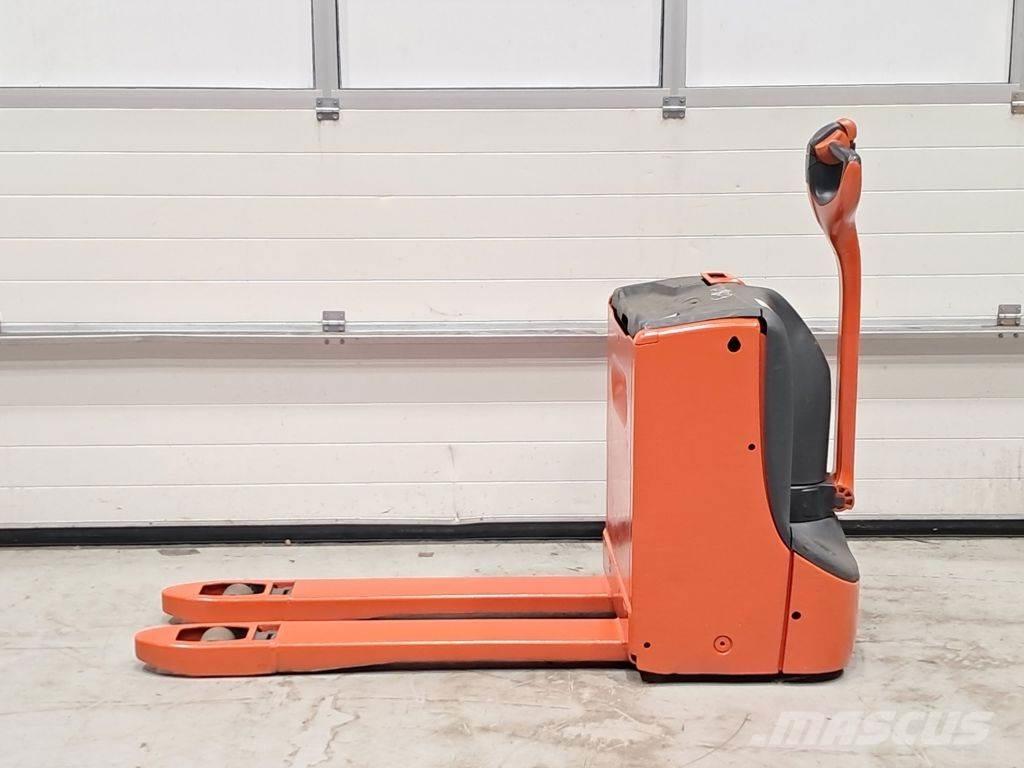 Linde T16 Lavansiirtotrukit