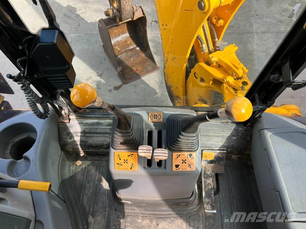 JCB 3 CX Kaivurikuormaajat
